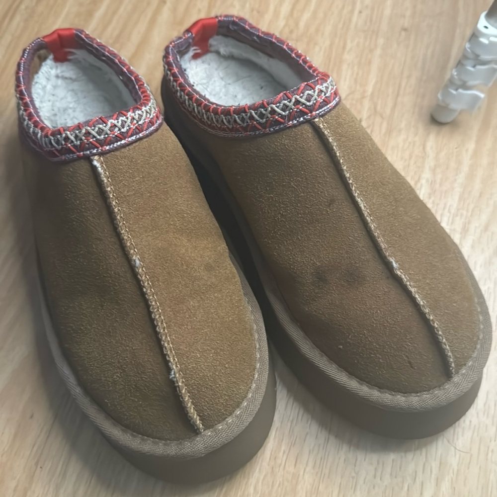 Knock of Ugg slides